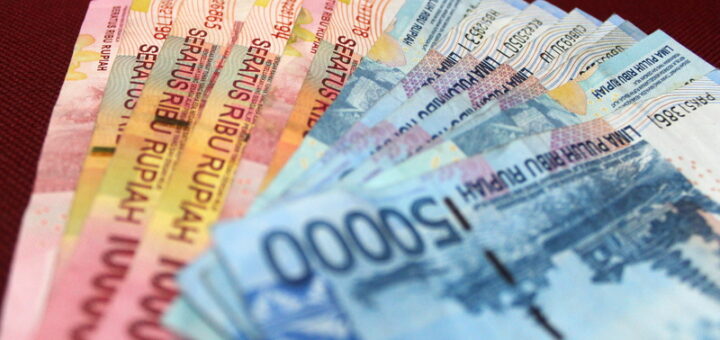 money-indonesia-rupiah-red-blue-economy